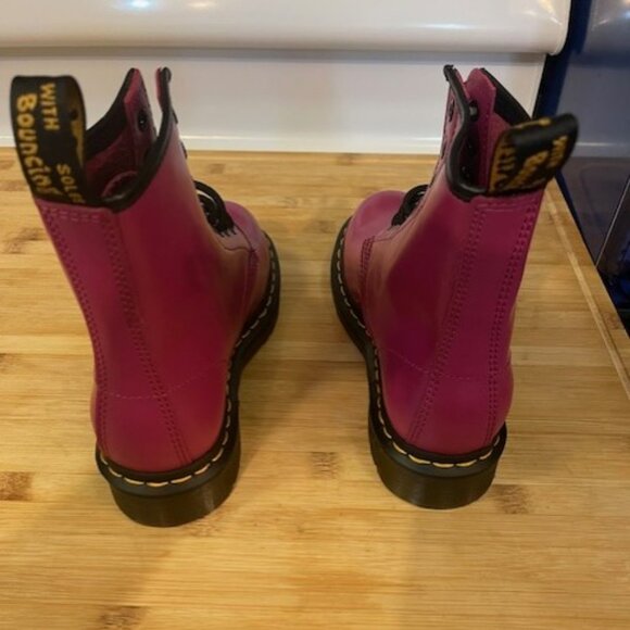 Dr. Marten Hot Pink 1460 SMOOTH LEATHER LACE UP BOOTS - RARE - Picture 10 of 16